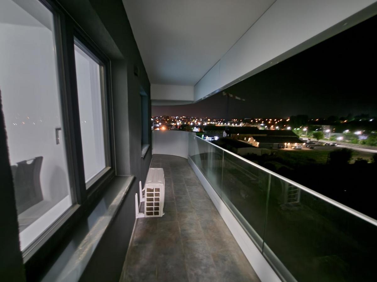 Near Airport 2 Rooms Apartments In Himson Iasi Exterior photo