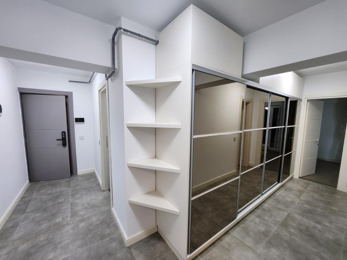 Near Airport 2 Rooms Apartments In Himson Iasi Exterior photo