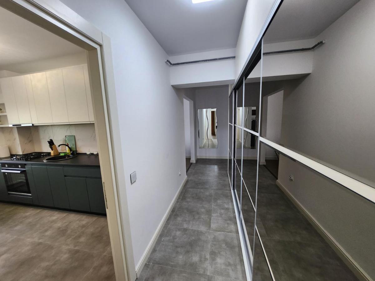 Near Airport 2 Rooms Apartments In Himson Iasi Exterior photo