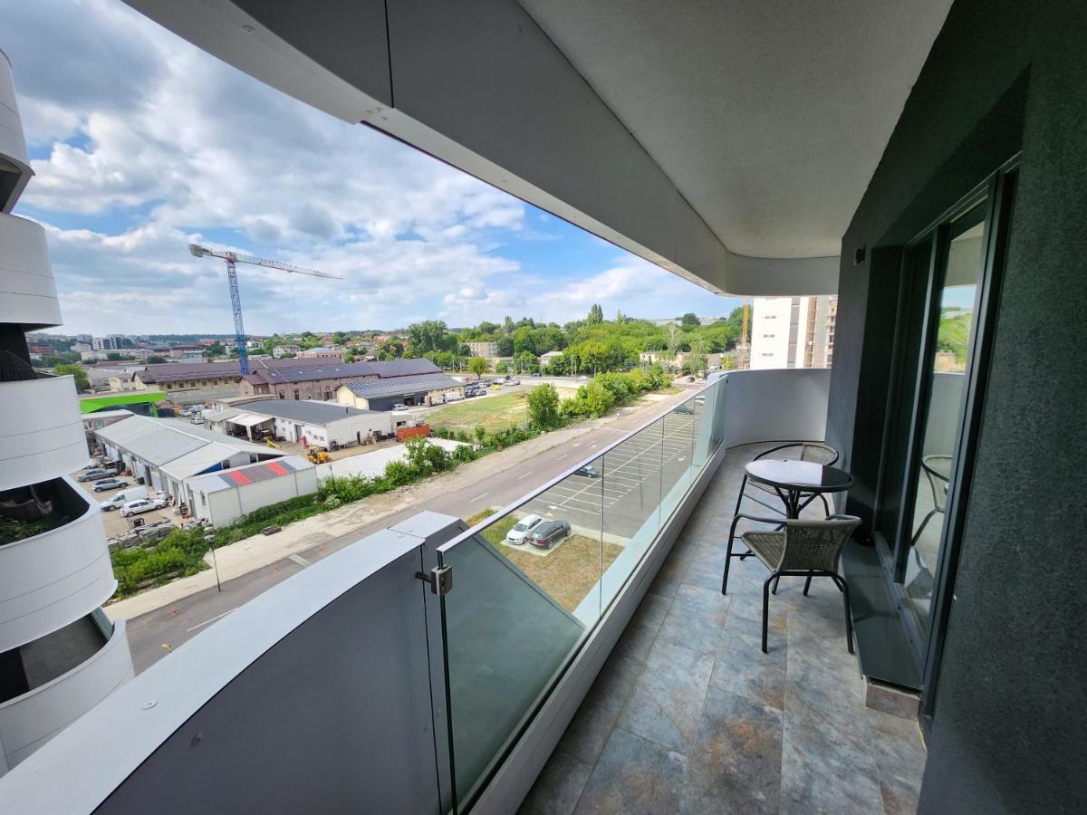 Near Airport 2 Rooms Apartments In Himson Iasi Exterior photo