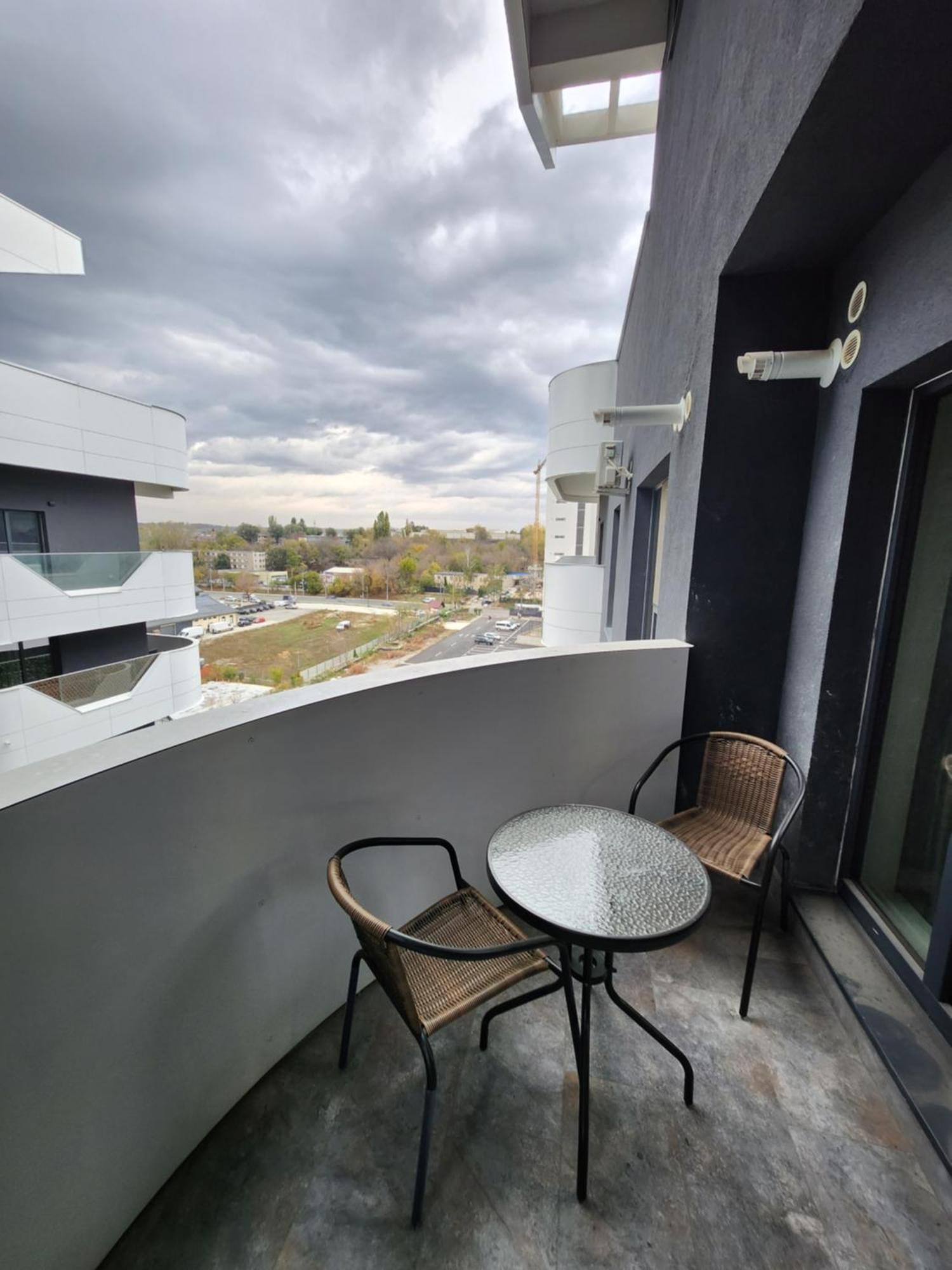 Near Airport 2 Rooms Apartments In Himson Iasi Exterior photo