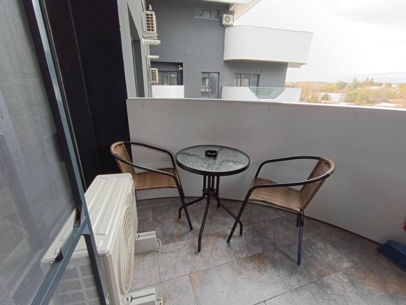 Near Airport 2 Rooms Apartments In Himson Iasi Exterior photo