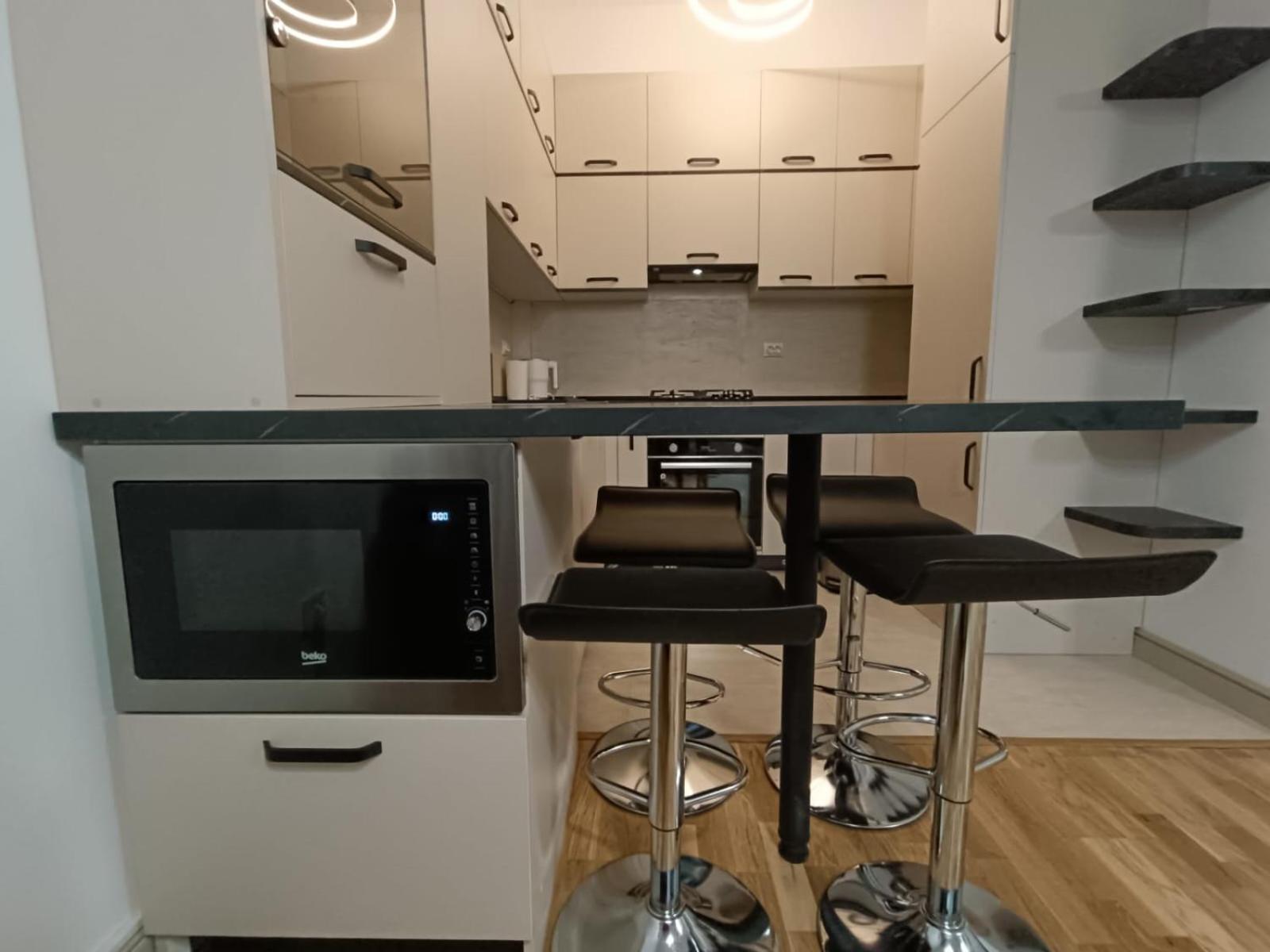 Near Airport 2 Rooms Apartments In Himson Iasi Exterior photo